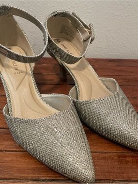 Anne Klein Sparkle Silver Pointed Ankle-Strap Heels Sz 7.5